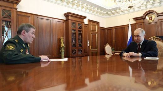 Vladimir Putin y Valery Gerasimov