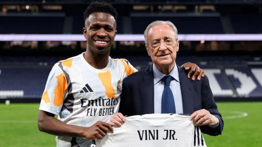 Vinicius, con Florentino Pérez celebrando 200 victorias