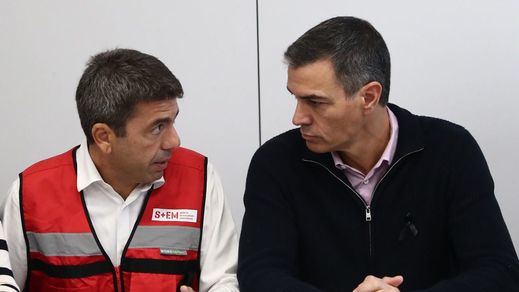 Pedro Sánchez, con el presidente de la Generalitat Valenciana, Carlos Mazón