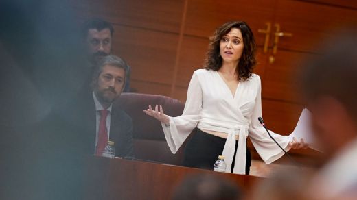 La presidenta de la Comunidad de Madrid, Isabel Díaz Ayuso, en el Pleno de la Asamblea regional