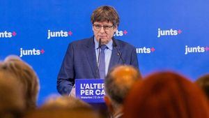 Puigdemont denuncia una "pinza" de izquierda y derecha para "joder a Junts"