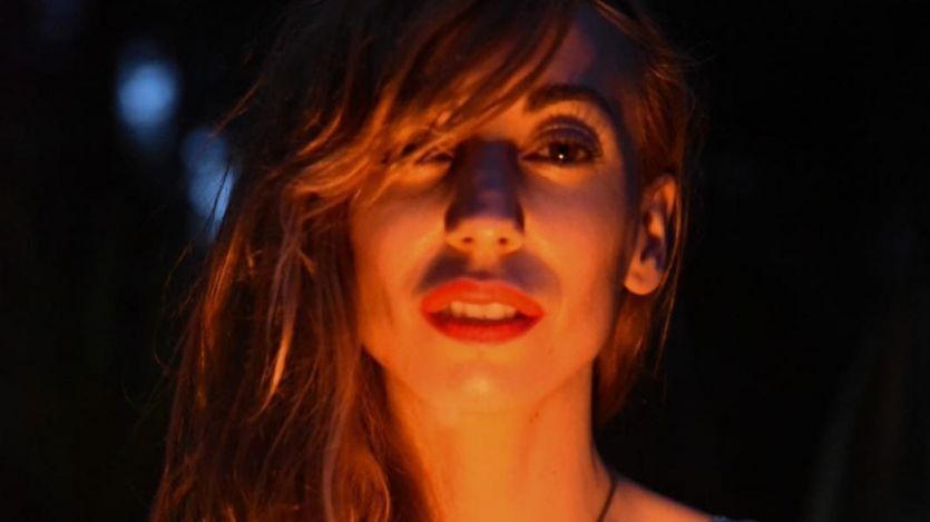 Mónica Moss nos muestra todo su enorme 'Poderío' artístico en un nuevo libro