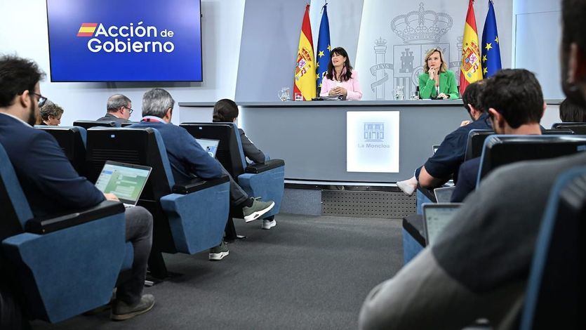 Ana Redondo ministra de Igualdad y Pilar Alegría, ministra de Educación