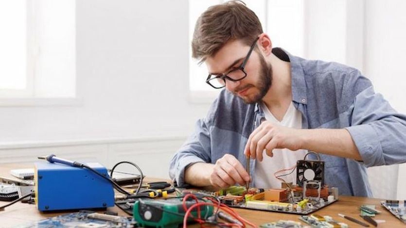 Conéctate al futuro digital: Descubre el Grado Medio de Sistemas Microinformáticos y Redes