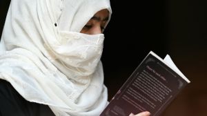 Junts propone vetar velos musulmanes, hiyab, niqabs y burkas en espacios públicos