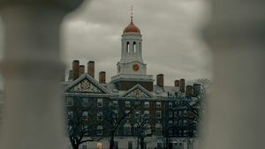 Trump impide a la universidad de Harvard matricular a estudiantes extranjeros