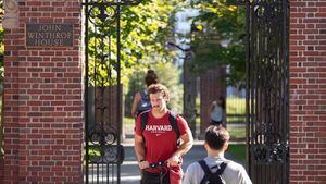 Harvard responde a Trump en los juzgados y le acusa de violar la Constitución de EEUU