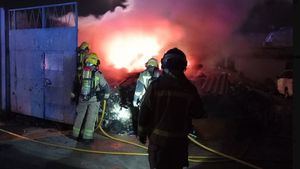 Un incendio en un hotel de Santa Susanna (Barcelona) acaba con la muerte de un bombero