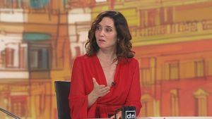 Ayuso acusa a Sánchez de "chavista" y de inventar "pruebas falsas contra la Guardia Civil"