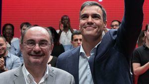 Lambán acusa a Sánchez de causar un "perjuicio inconmensurable a los socialistas" y pide elecciones