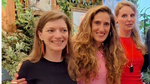 De izquierda a derecha Ariadna Alcañiz, Sigrid Cervera y Sarah Rippert.