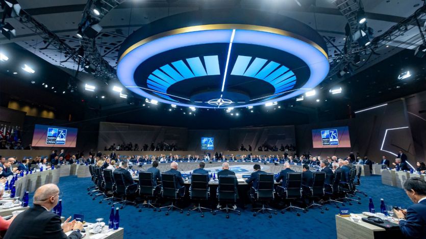 Sesión plenaria de la cumbre de la OTAN
