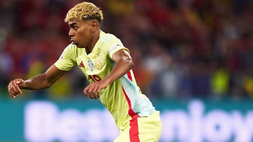 Lamine Yamal, futbolista español