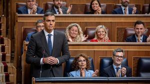 Tensión máxima y ataques sin cuartel a Sánchez en una sesión de control con gritos de "dimisión"
