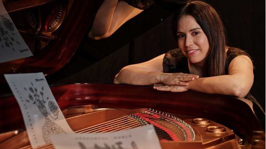 La polifacética pianista Elsa Muñiz presenta su libro disco 'New Beginnings'