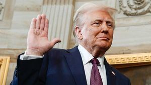 Trump asegura que Israel e Irán han acordado un alto el fuego en el que nadie confía