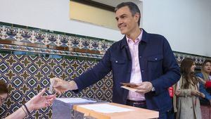 Lanzan una convocatoria para contratar sobres electorales y se dispara el rumor: Sánchez adelantará comicios