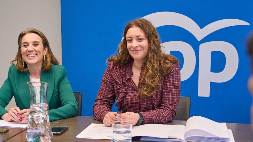 Cuca Gamarra y Ester Muñoz