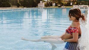 ¿Es ilegal cobrar más la entrada a la piscina municipal a los no empadronados?