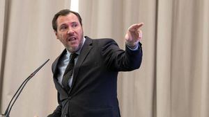 Cruce de reproches entre Aena e Interior por el caos en el aeropuerto de Barajas