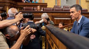 El escándalo de Santos Cerdán hunde al PSOE en las encuestas: se pide un relevo de Sánchez