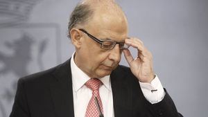 Montoro se da de baja del PP tras su imputación y el PSOE lo tacha de "Kitchen fiscal"