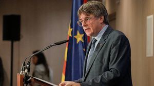 Puigdemont pide al Constitucional que suspenda la orden de busca y captura que sigue en vigor contra él