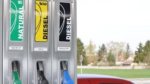 Surtidores en la gasolinera