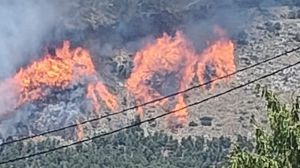 La UME llega al incendio de Ibi (Alicante) y desalojan una urbanización en el de Navaluenga (Ávila)