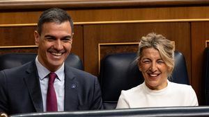 Sumar consigue que el PSOE apruebe ya los permisos por nacimiento y cuidados