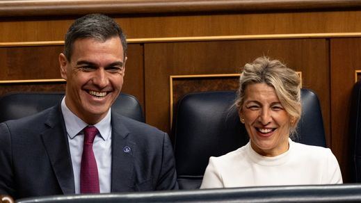 Pedro Sánchez, con Yolanda Díaz en el Congreso