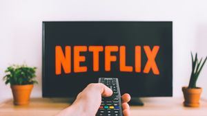Pagar más o aceptar anuncios: Netflix elimina su plan básico