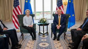 Trump amenaza a Europa con un nuevo arancel del 35% si no cumple con sus compromisos de inversión