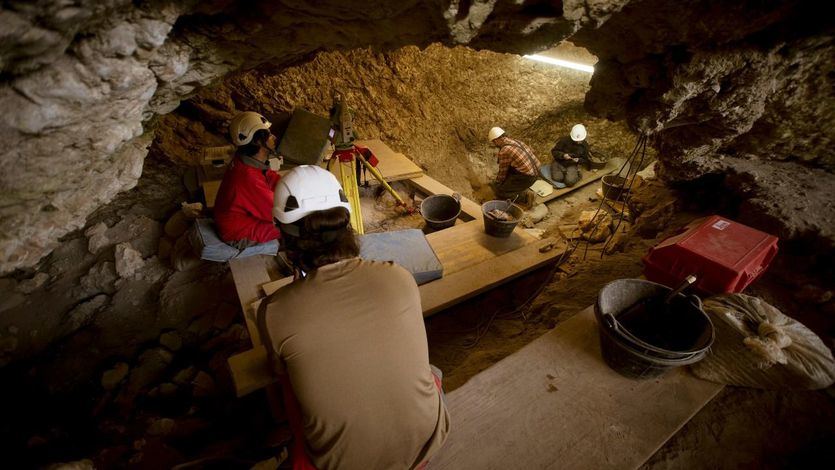 Excavación arqueológica en el yacimiento de El Mirador, Atapuerca