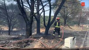 El incendio en Torrelodones, controlado: los vecinos de la urbanización Las Marías ya pueden volver a sus casas