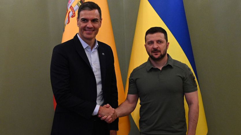 Pedro Sánchez y el presidente de Ucrania, V. Zelensky