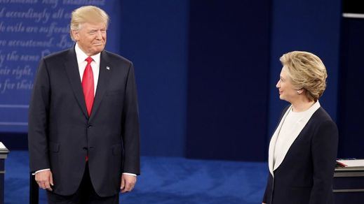 Un debate entre Trump y Clinton en 2016