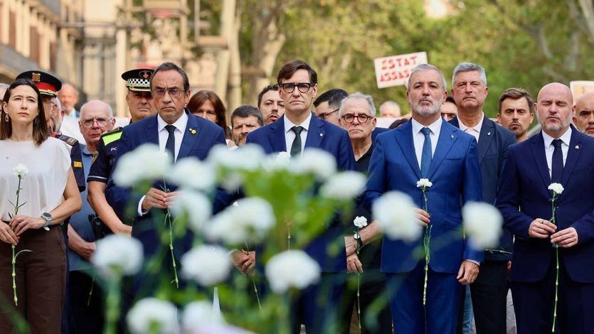 Varias autoridades en el homenaje víctimas atentado Barcelona