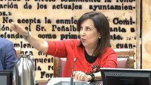 Robles a Feijóo: "Referencias al Ejército sorprendentes. Como si la UME no perteneciera al mismo"