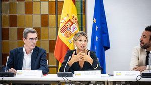 Yolanda Díaz cita con urgencia a Ryanair y advierte de que la "legislación laboral en España se va a cumplir"