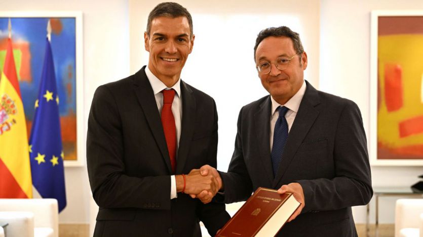 Pedro Sánchez, con el fiscal general del Estado, Álvaro García Ortiz