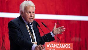Felipe González vuelve a la carga: ve "antidemocrático" que Sánchez no convoque elecciones