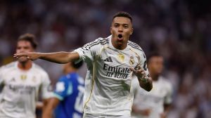 El Real Madrid sobrevive a los árbitros también en Europa para remontar al Marsella (2-1)
