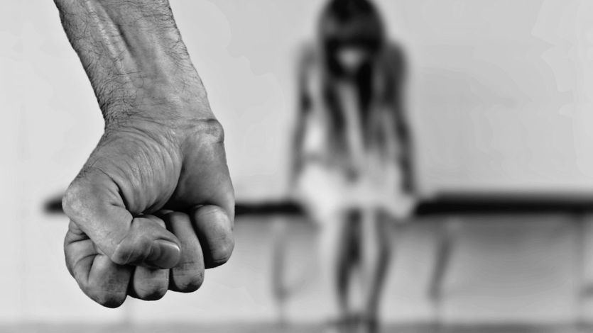 Violencia y maltrato a la mujer