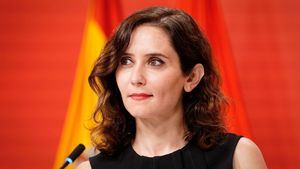 Ayuso denuncia que la apertura de juicio a su pareja llegó un día antes de la del hermano de Sánchez