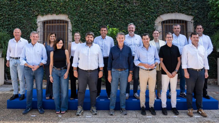 Foto de familia de la cumbre de presidentes autonómicos del PP