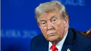 Trump agradece a Israel detener los bombardeos, pero afirma que "no tolerará retrasos" para la paz