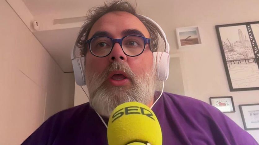 Bob Pop, durante una de sus colaboraciones radiofónicas