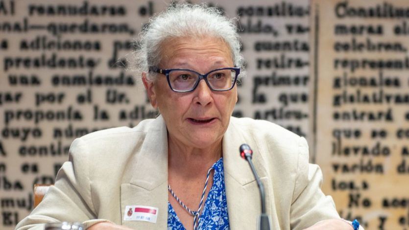 Carmen Pano, compareciendo en el Senado