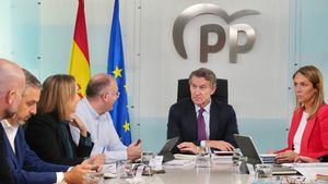 El antecedente de Extremadura pone en alerta al PP: o mayoría absoluta o sometimiento a Vox